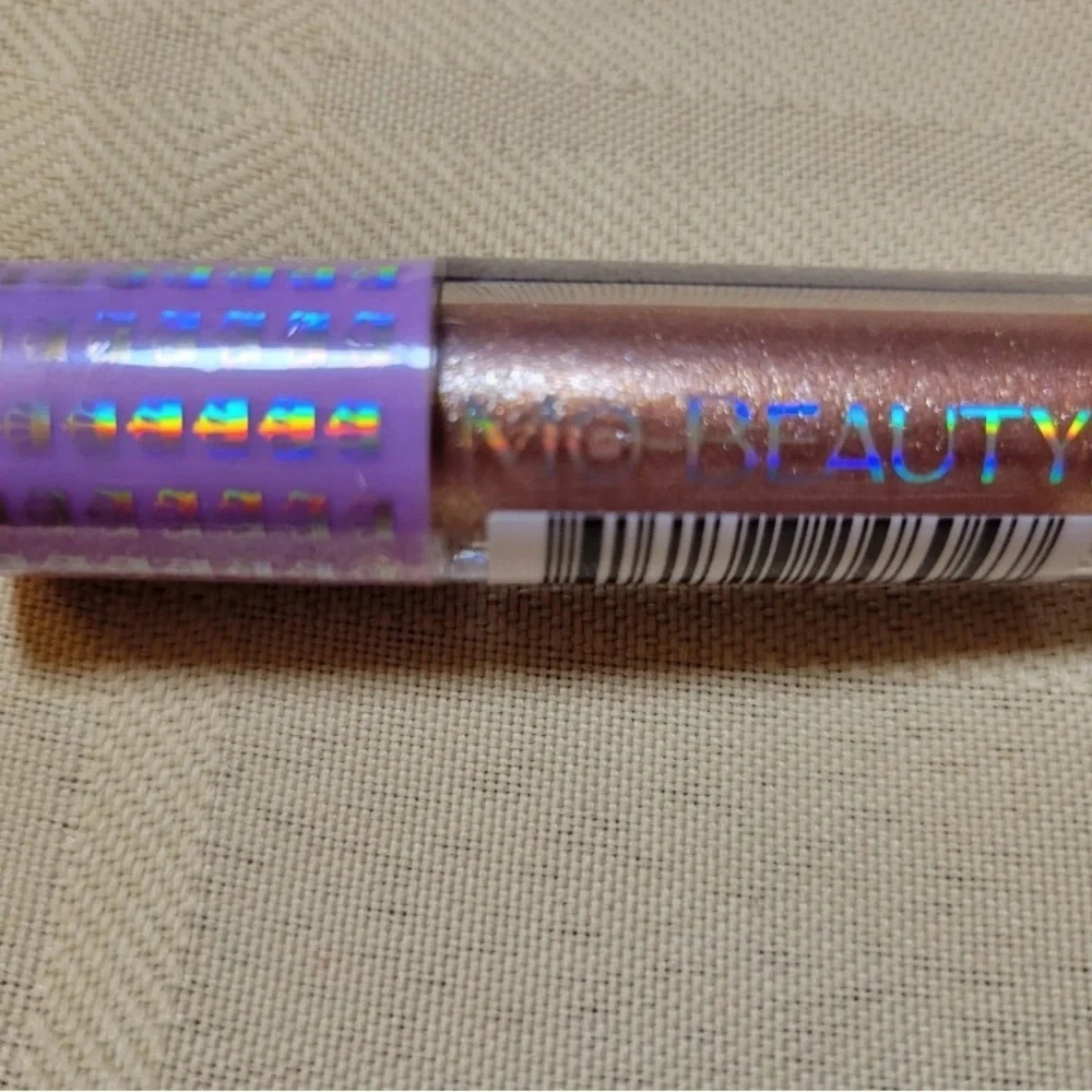 3/$15 🌸 MO BEAUTY Liquid Eyeshadow - in Glaze